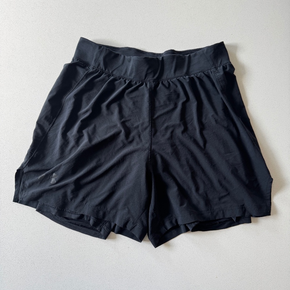 Under Armour UA Iso-Chill Kids M Black Athletic Shorts Inside Lining Running